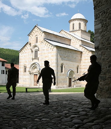 Italian troops guard Serbian Decani monastery in Kosovo